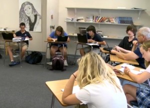 b-roll desks in circle (0;04;21;27)